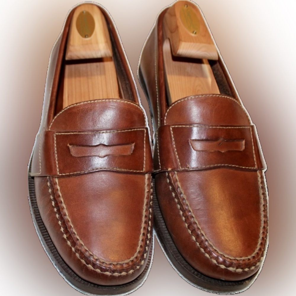 Cole Haan.  Quality shoes worn twice.  Excellent condition very comforta…‌‌